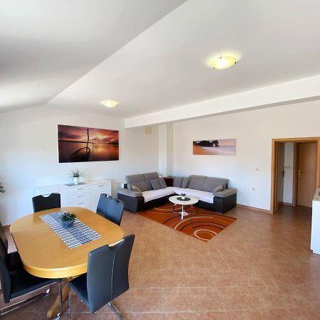 Apartments Saric ビオグラード・ナ・モル エクステリア 写真
