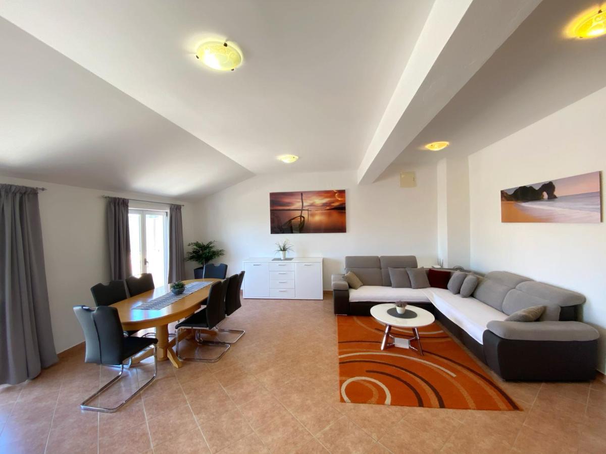 Apartments Saric ビオグラード・ナ・モル エクステリア 写真