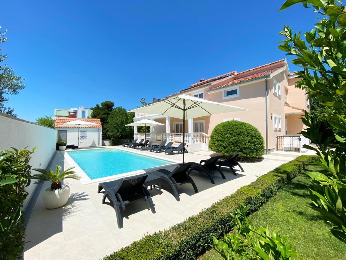 Apartments Saric ビオグラード・ナ・モル エクステリア 写真