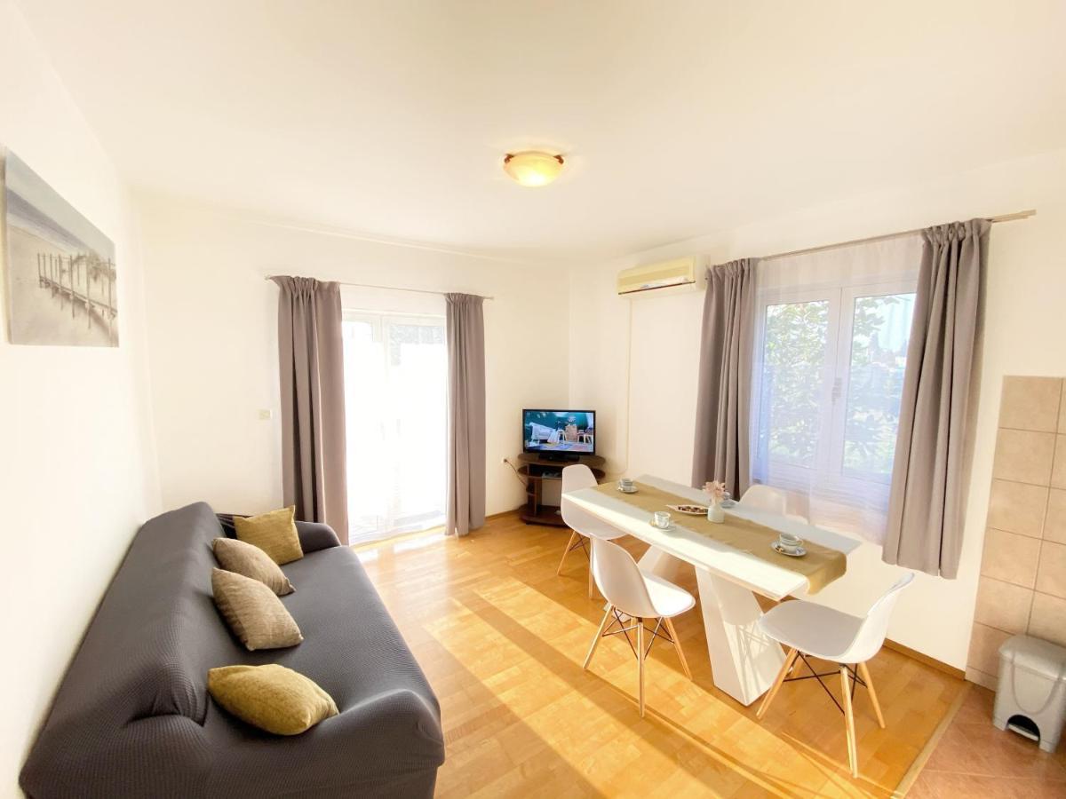 Apartments Saric ビオグラード・ナ・モル エクステリア 写真