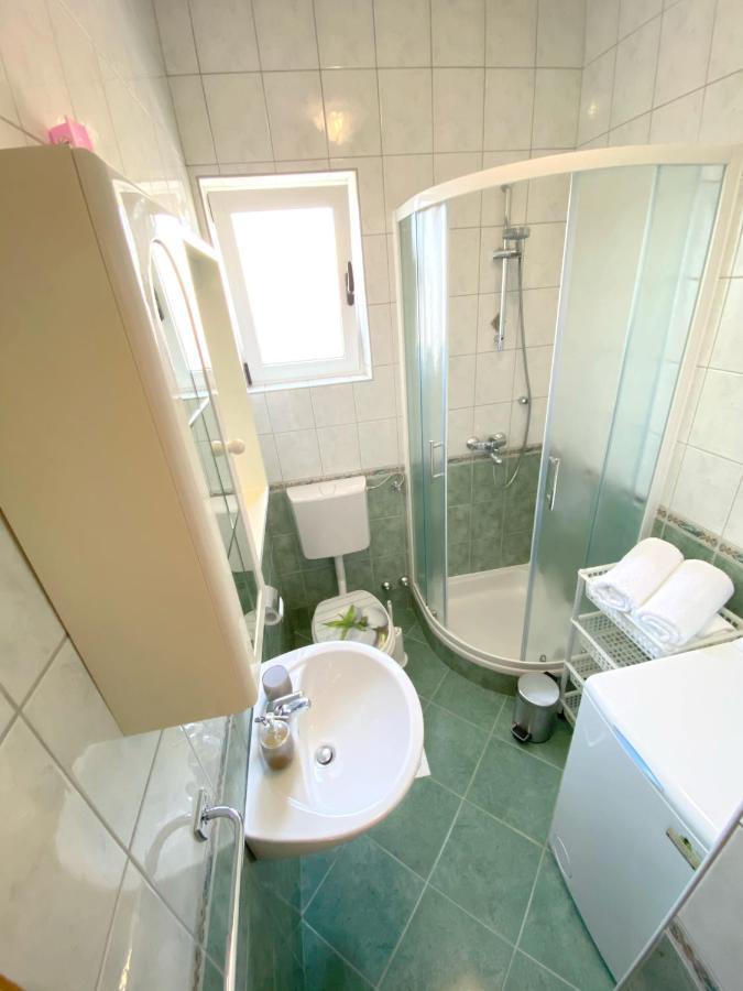 Apartments Saric ビオグラード・ナ・モル エクステリア 写真