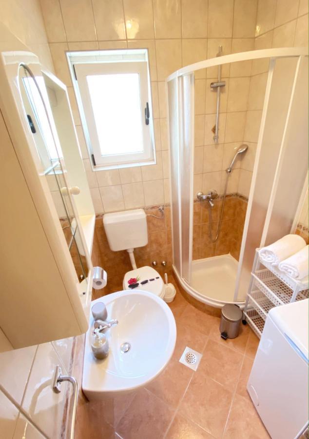 Apartments Saric ビオグラード・ナ・モル エクステリア 写真