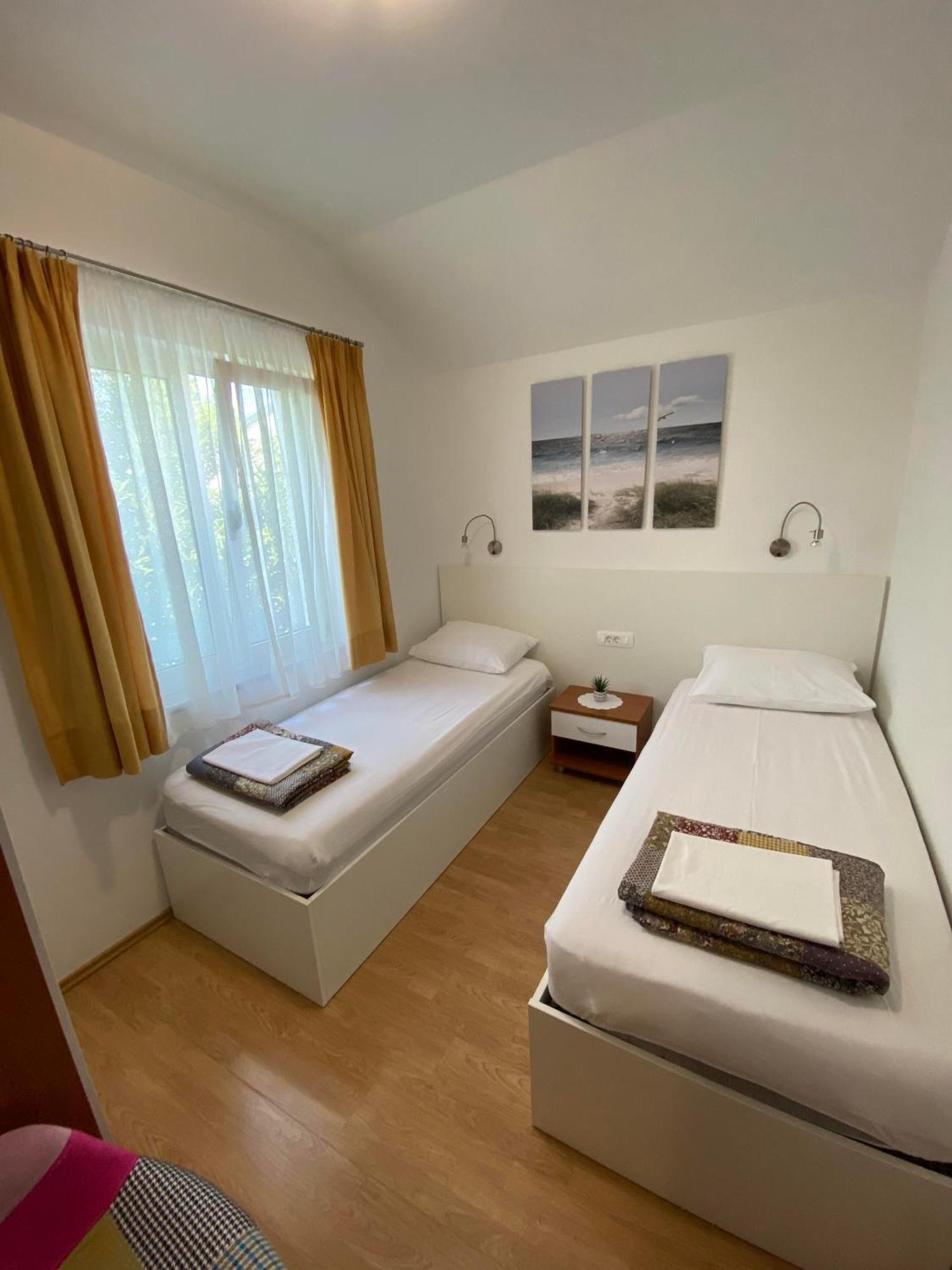 Apartments Saric ビオグラード・ナ・モル エクステリア 写真