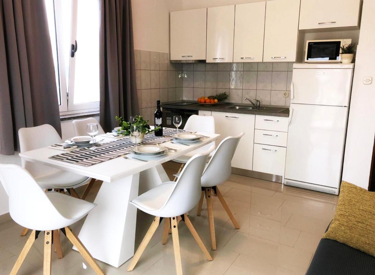 Apartments Saric ビオグラード・ナ・モル エクステリア 写真